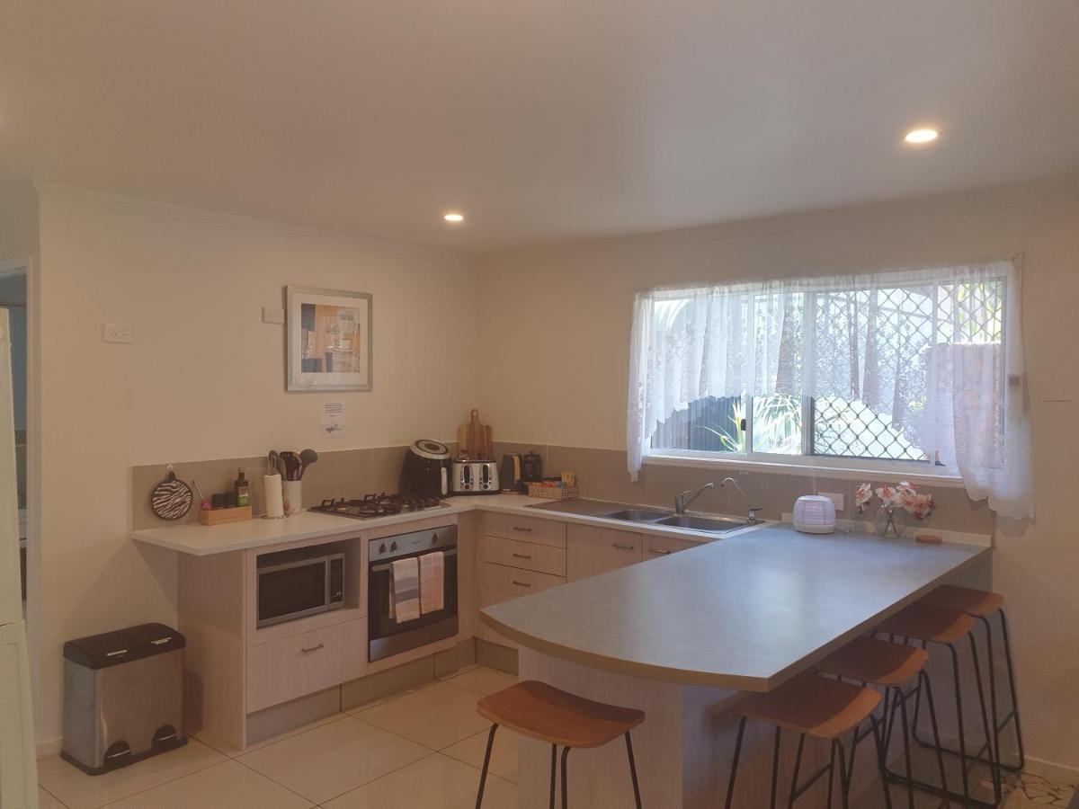 Pet Friendly & Spacious Two Bedroom Guest Unit Калаундра Екстер'єр фото